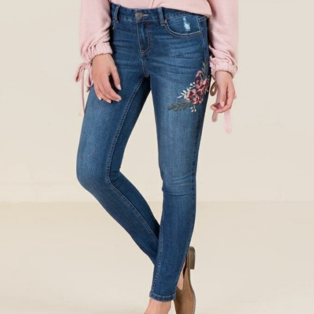 Harper Flower Embroidered Skinny Jeans - Size 26